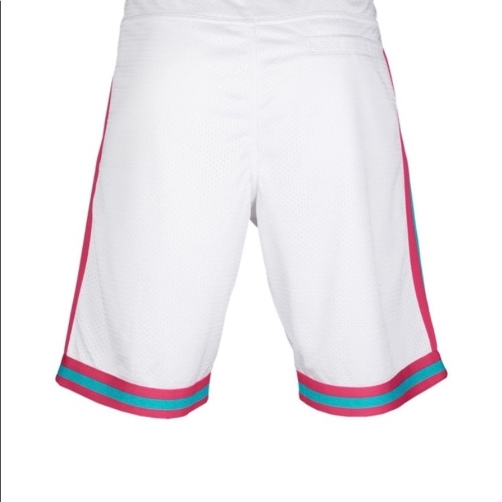 Bespoke Shorts Various sizes - Picture 3 of 8